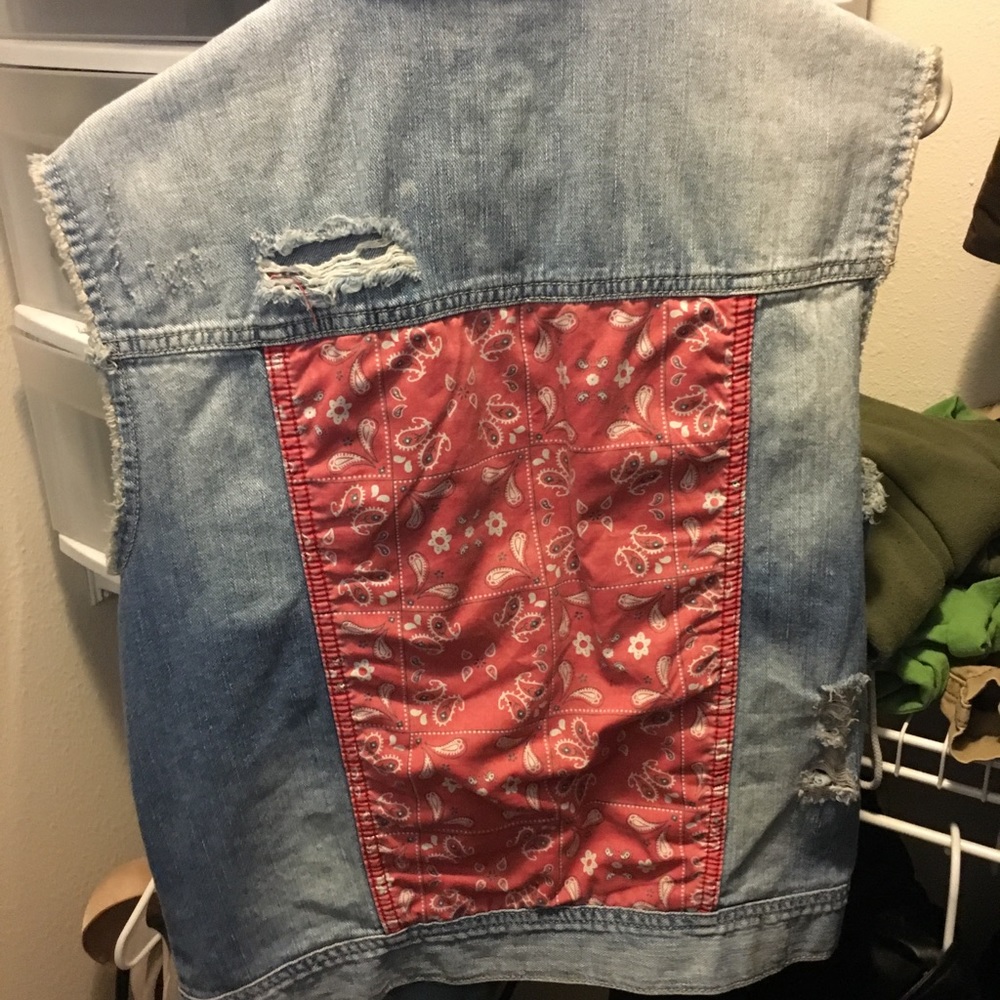 Cut off jean jacket